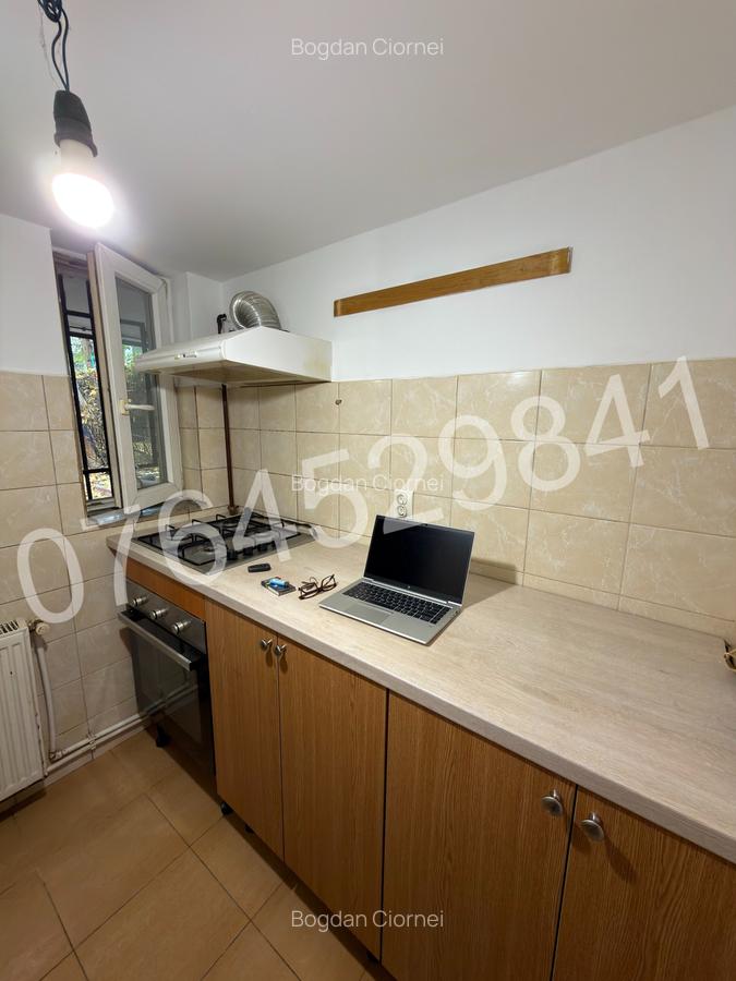 Vanzare garsoniera zona Hala Traian-Calea Călărasilor,Str. Traian 87 - 10