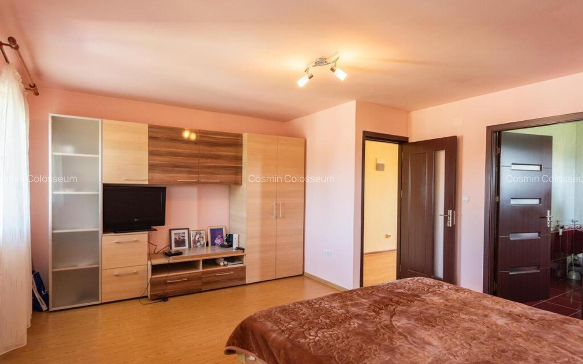 Casa deosebita in zona centrala Sanpetru teren generos! - 9