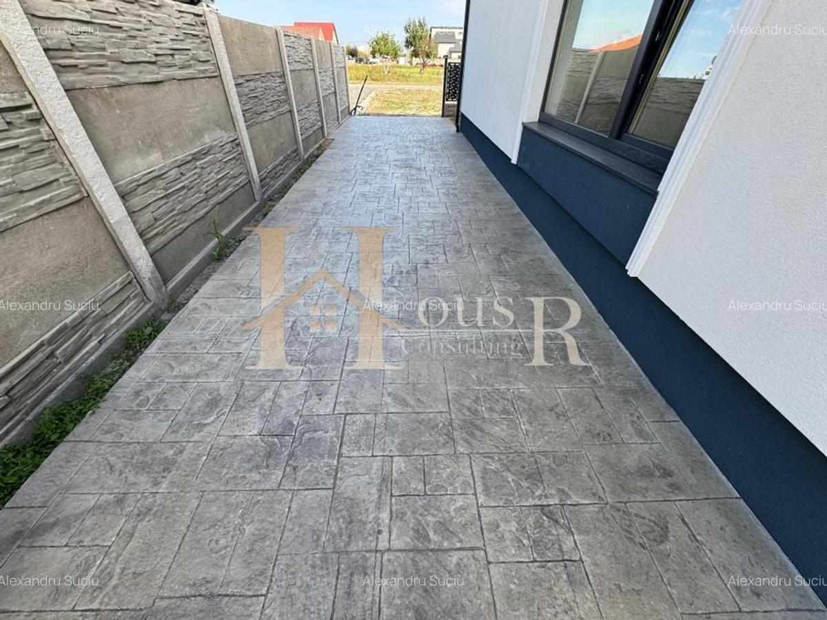 La 5 minute de 4 benzi.Toate Utilitatile.Teren 340 mp - 20