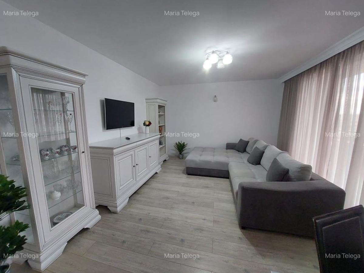 Apartament cu 2 camere semidecomandat în Tractorul - 4