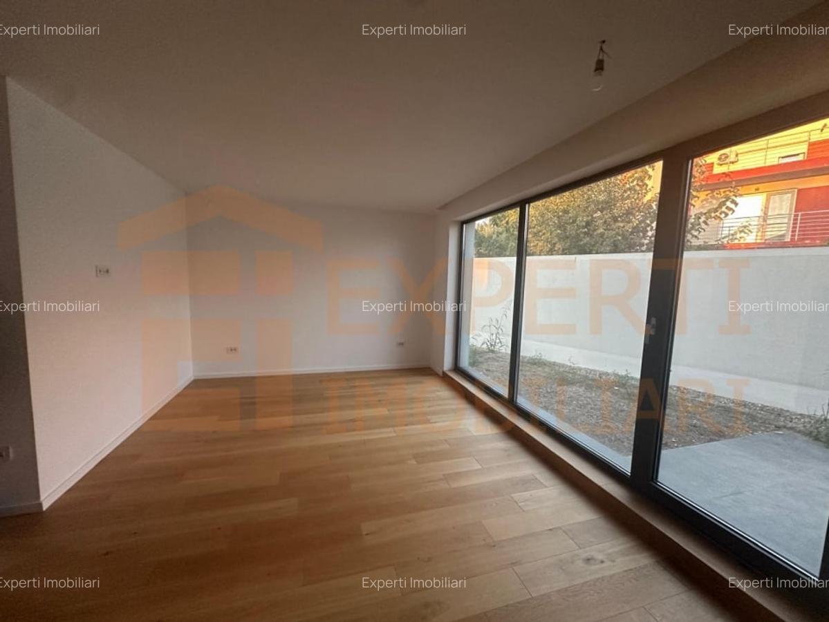 Vila deosebita de vanzare - zona Mamaia Nord pe malul lacului - 3