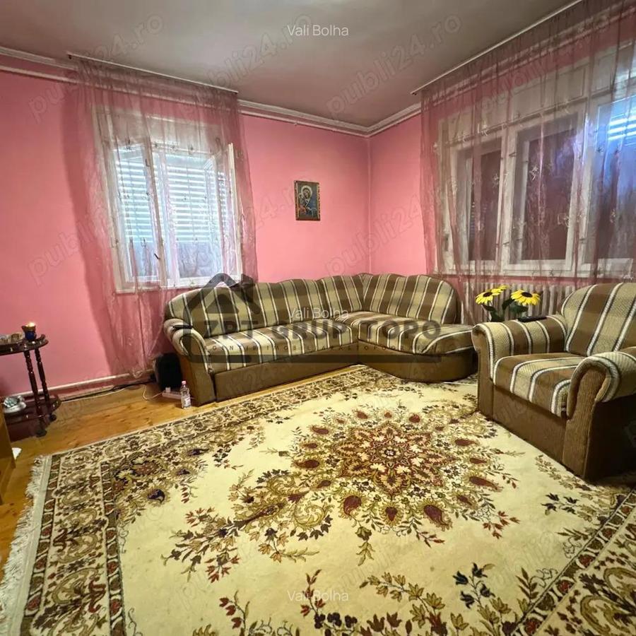 Casa de vanzare in centrul localitati Gurbediu. - 9