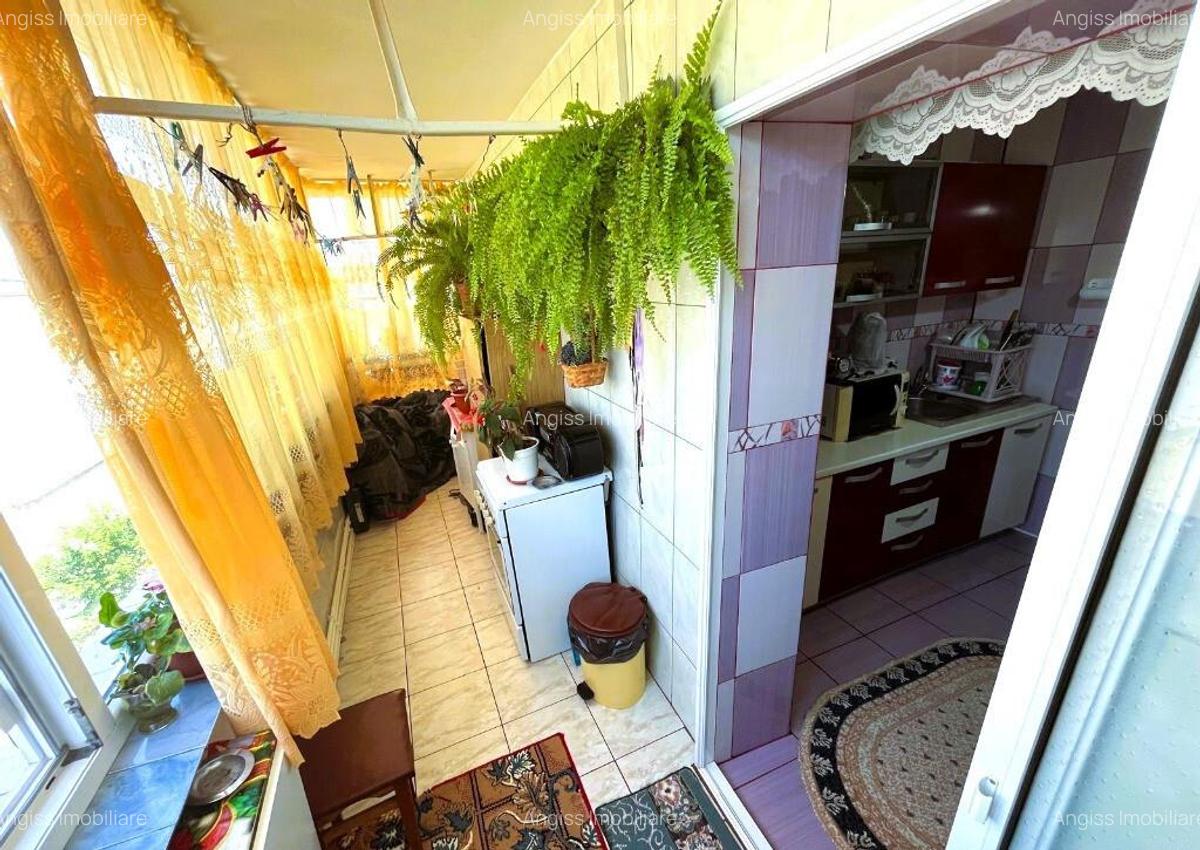 Apartament 3 camere --etajul 2 - E3 - 75mp - 4