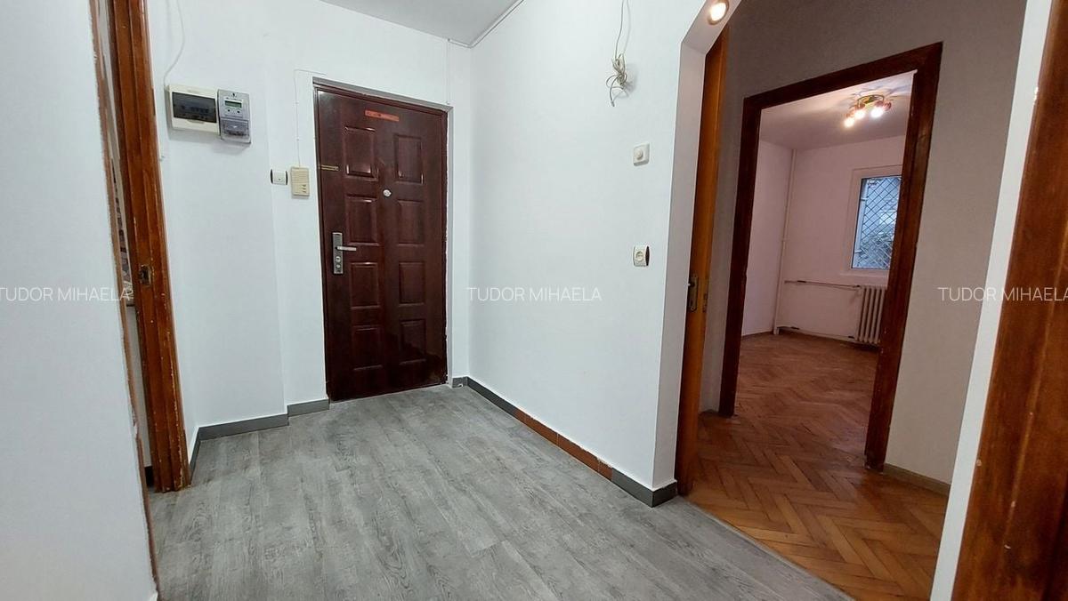 Titan Policlinica/Postavarului, bloc "C", metrou N. Grigorescu/Titan - 14