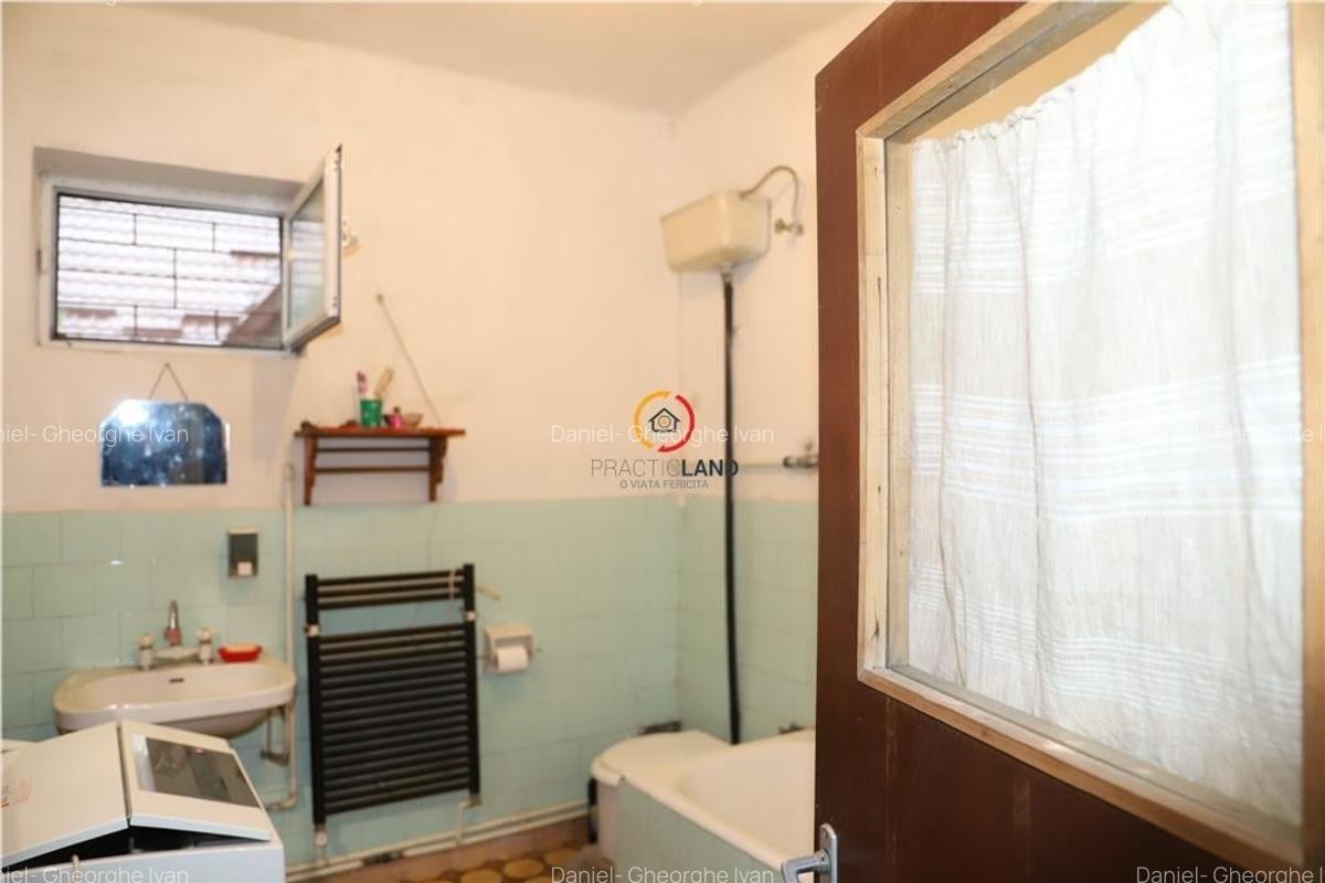 Casa cu Front la Doua Strazi O Oportunitate Unica - 2 Casa cu Front la Doua Strazi O Oportunitate Unica - 2