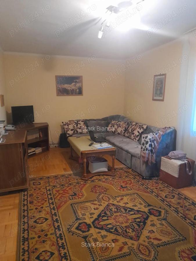 Apartament clasic ?i spa?ios de vanzare Etaj 1, langa Pia?a Centrala din Caransebes - 2