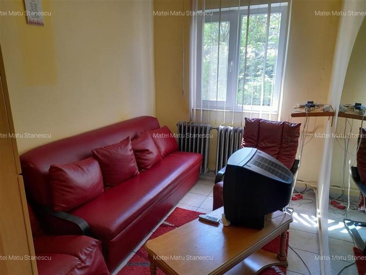 Apartament cu 3 camere decomandat în Circumvalațiunii - 4