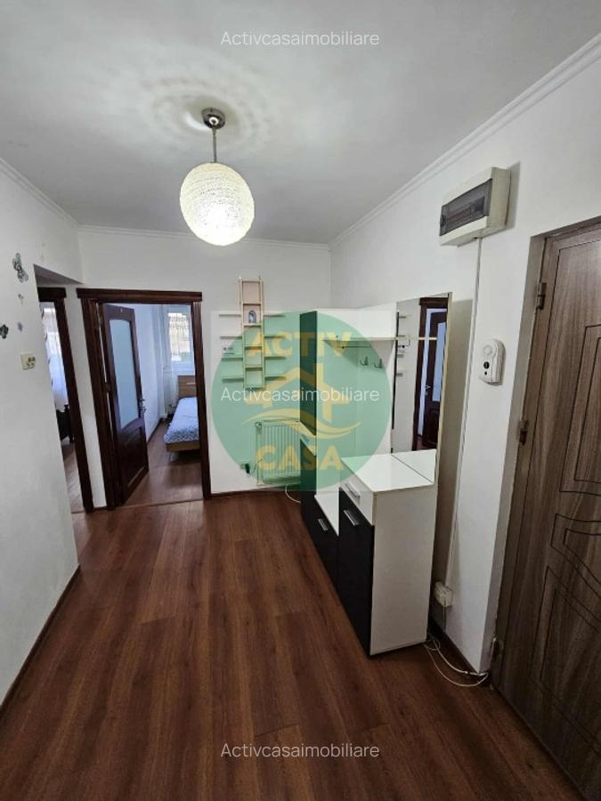 Apartament 3 camere, zona centrala - 2