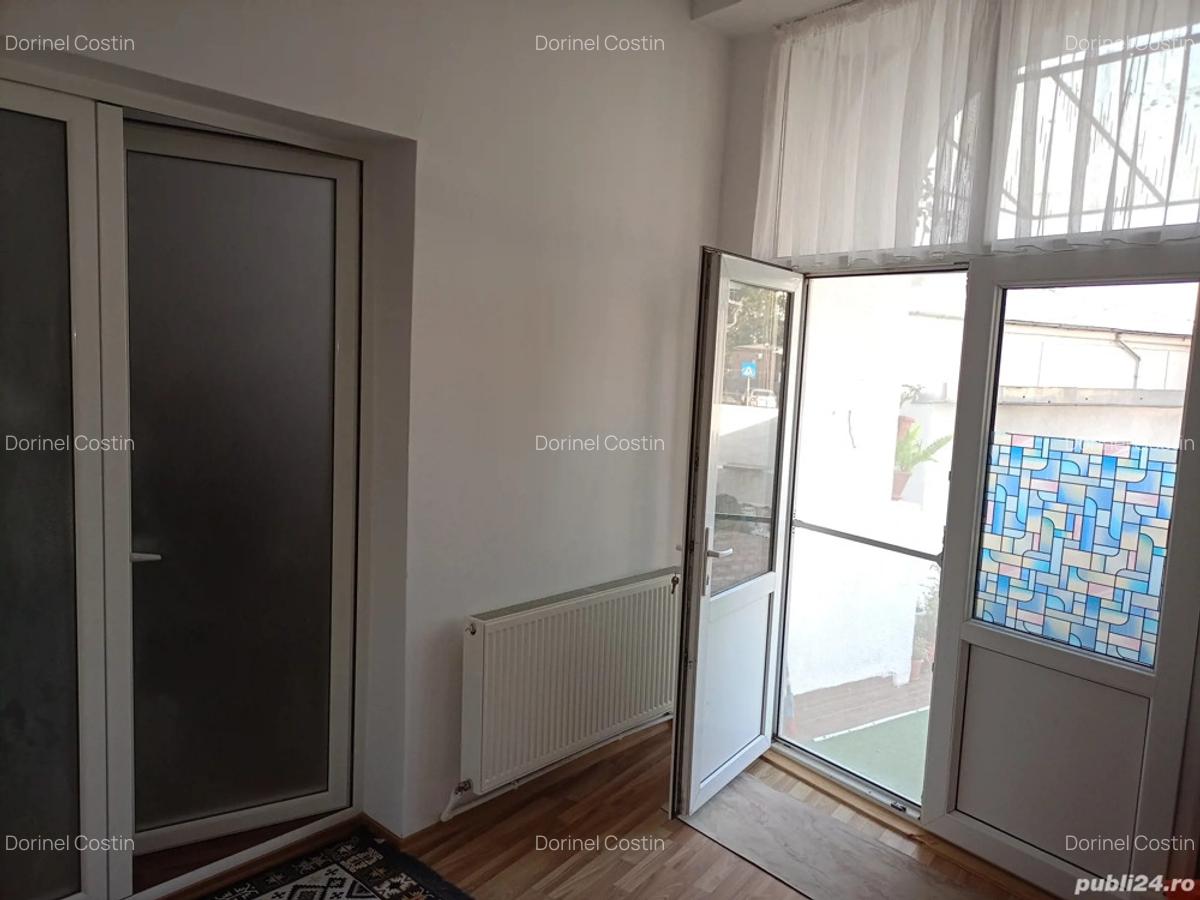 Vand casa piata Centrala 3 camere - 2