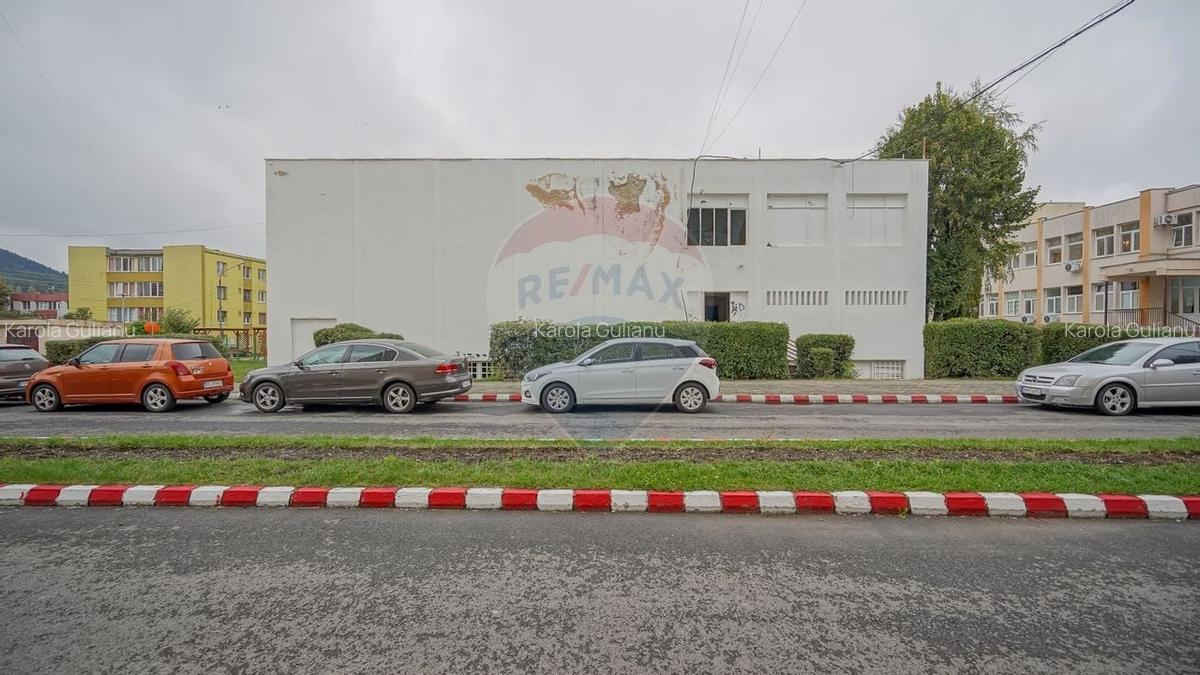 Vanzare cladire comerciala in Municipiul Sacele, judetul Brasov - 20