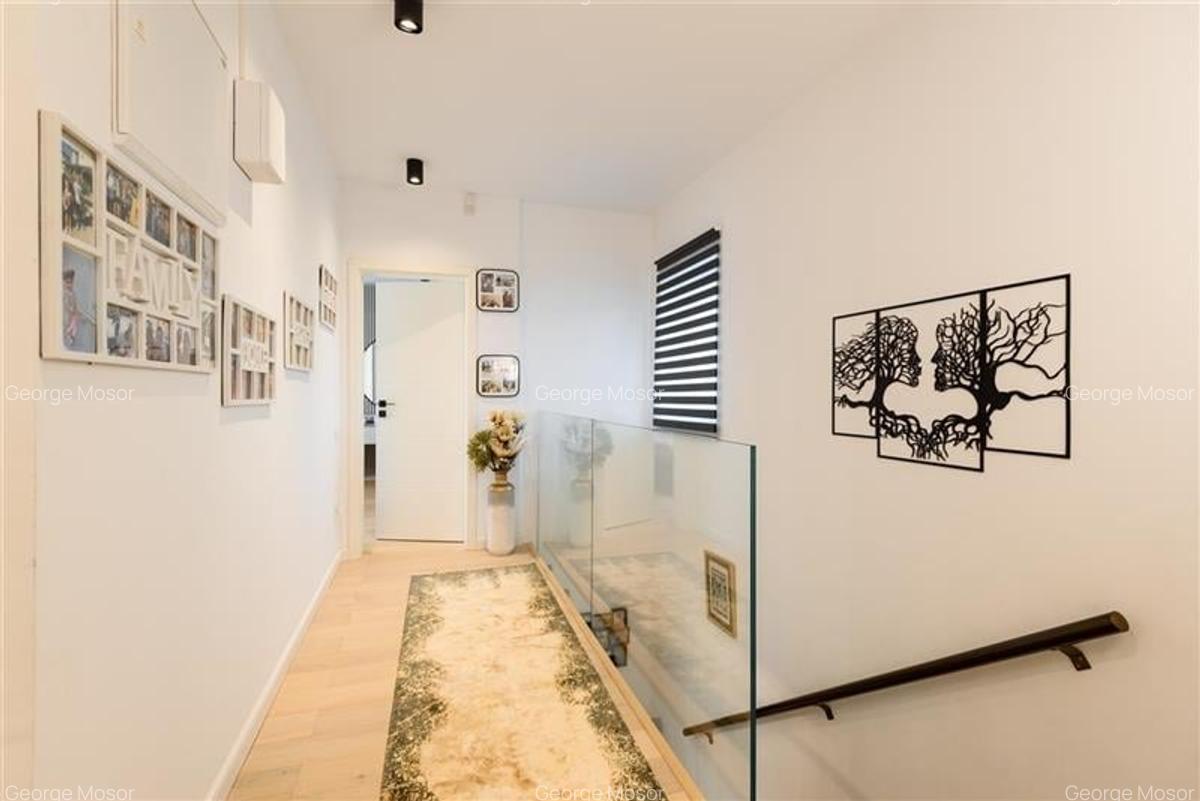 Proprietate deosebita, in nota distinctiva, Cristian, Brasov. - 24