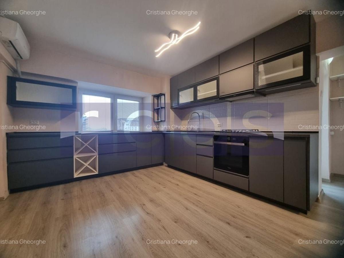 VANZARE- 6 CAMERE-PENTHOUSE -UNIRII -et 8-9 - 1