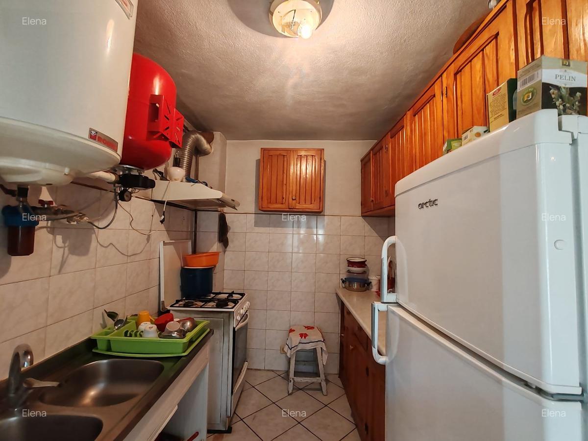 Chiajna casa veche cu teren stradal in centru - 7