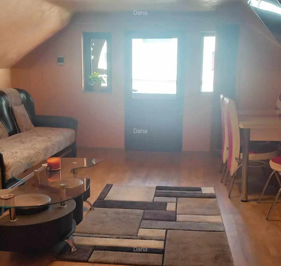 Sinaia ultracentral - apartament 4 camere la mansarda in vila P+1+M - 9