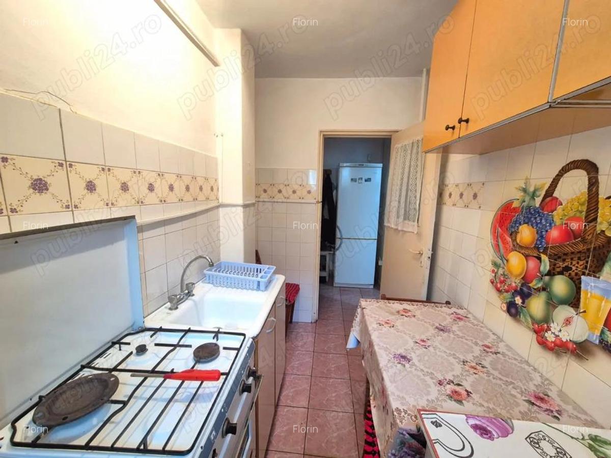 Vanzare apartament 2 camere semidecomadat zona Florilor str. Mimozei - 4