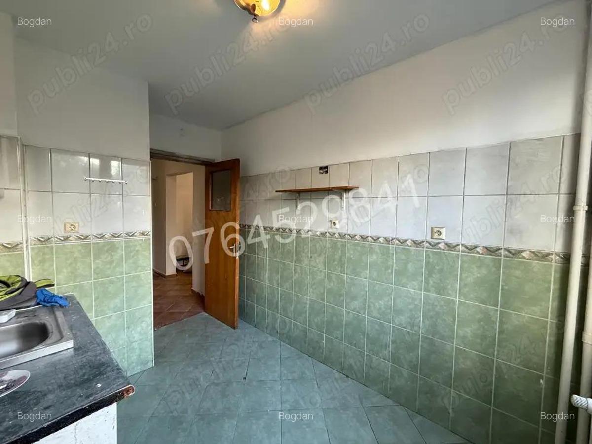 Vand apartament 2 camere,Colentina-Teiul Doamnei,zona sectia 7 politie,Str. Ion Berindei nr.5 - 15