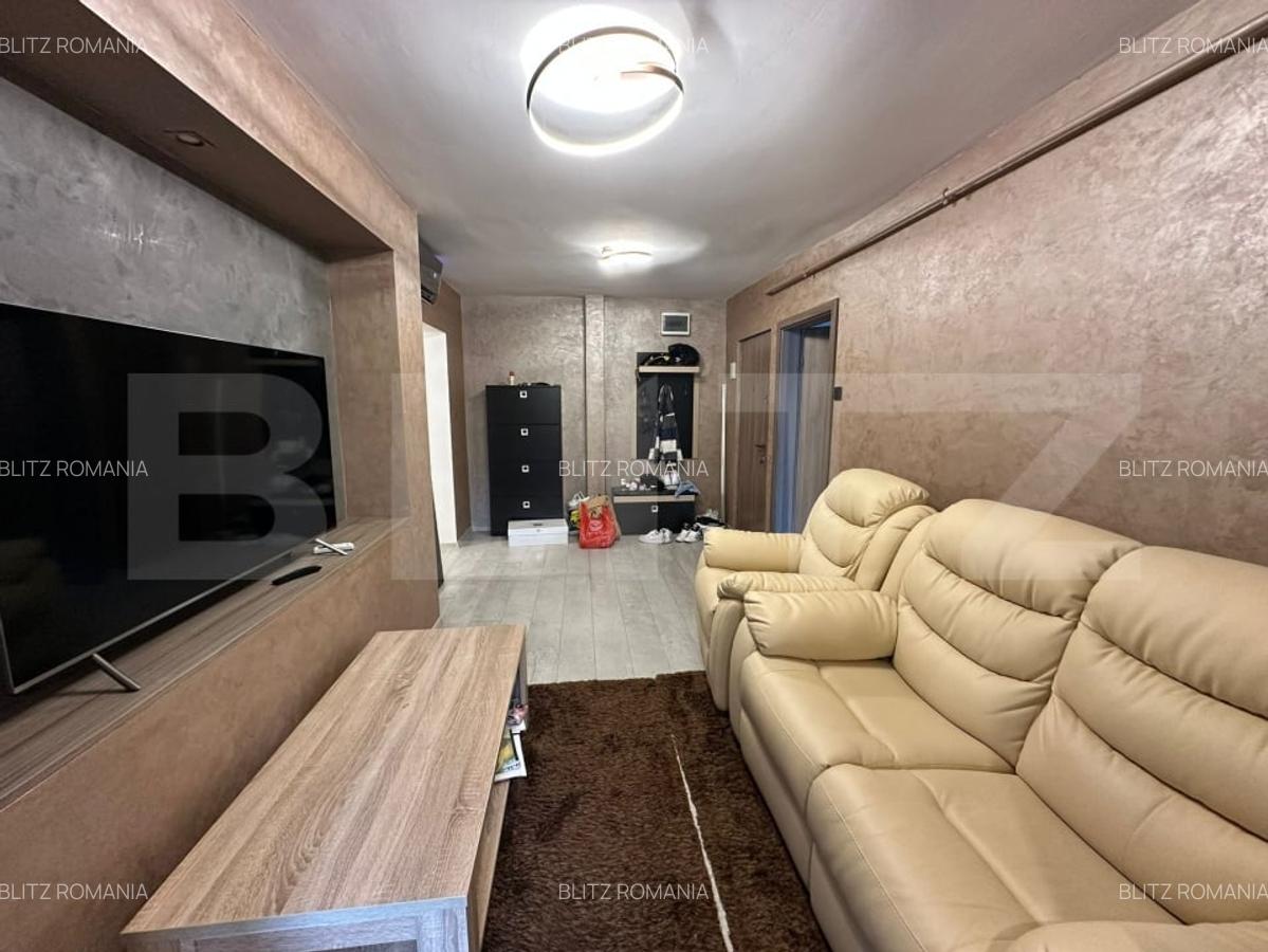 Apartament 3 camere, decomandat, zona Rovine-Damarin - 2