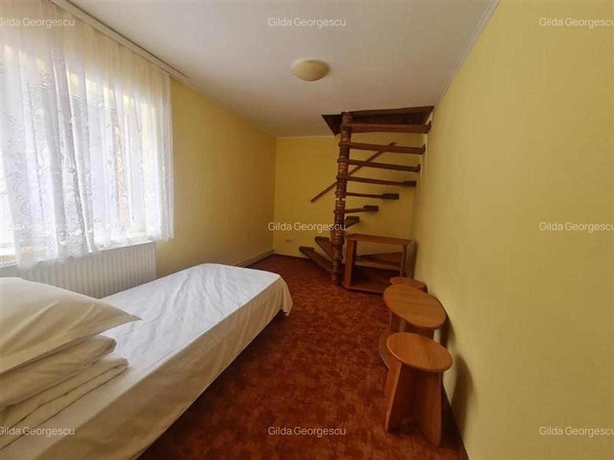 Hotel/Pensiune, 475 mp în Piața - 16