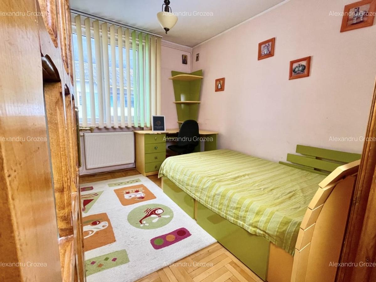 Apartament 3 camere decomandat langa scoala numarul 2 - 5