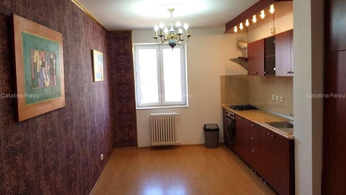 Apartament cu 2 camere decomandat, mobilat în Calea Călărașilor - 13