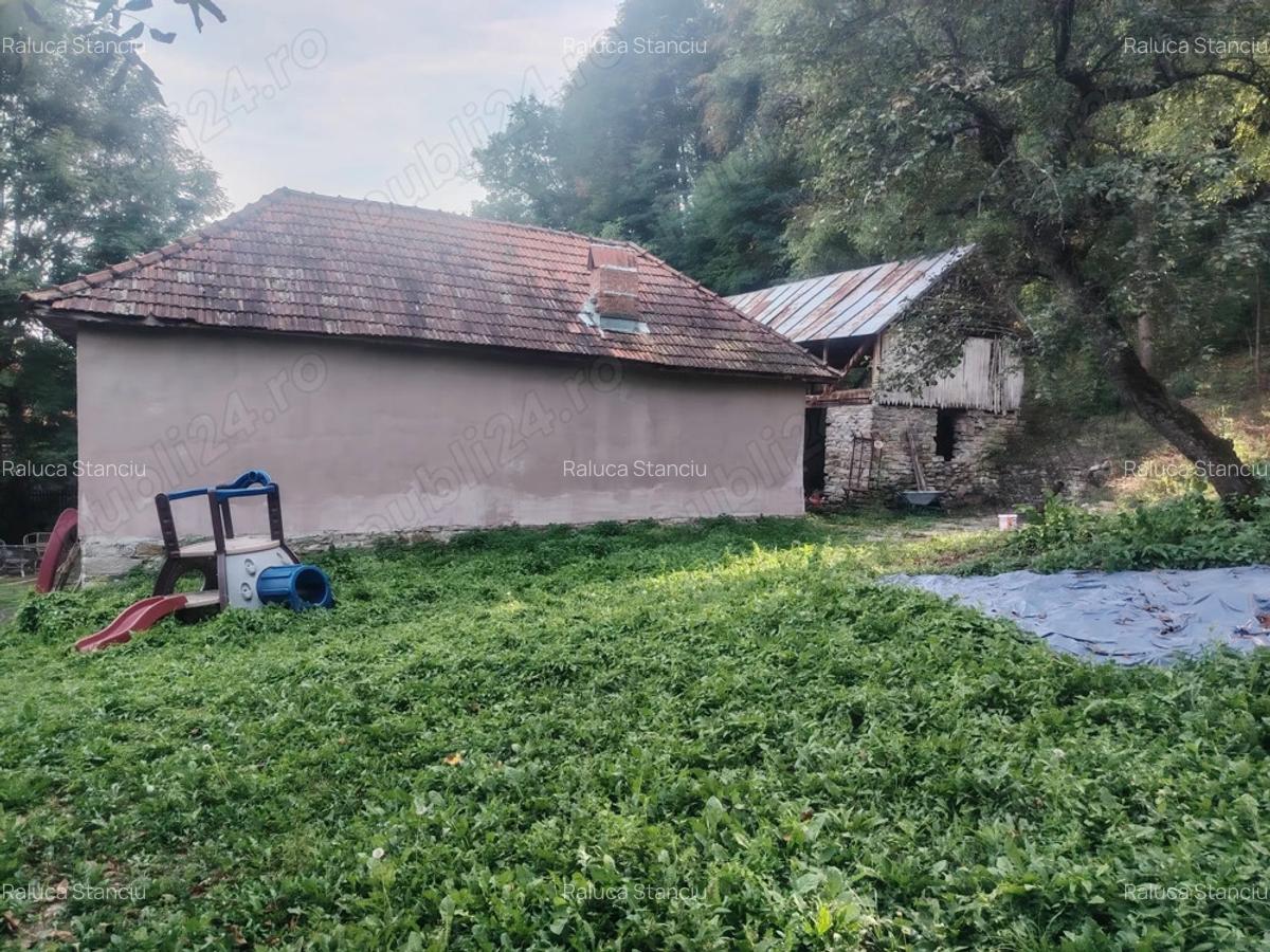 Casa boiereasca vanzare la Urseiu, Dambovita - 5