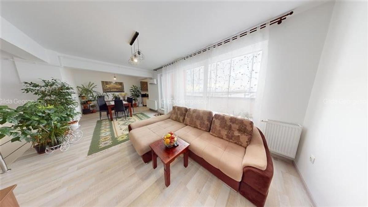 Pe 2 niveluri, Penthouse modern la bulevard, parcare si boxa, Tractorul  Nou, Br - 1