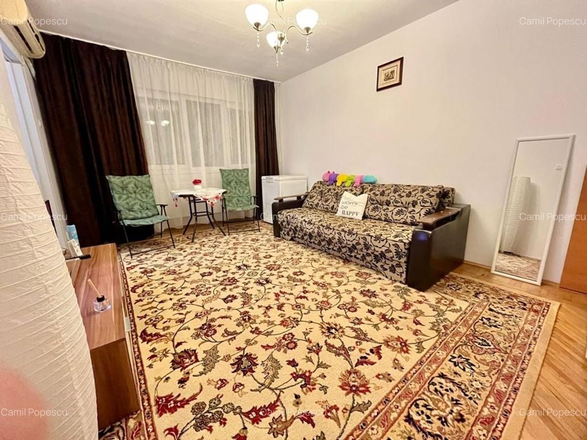 Garsoniera 3 minute Metrou Titan - 2