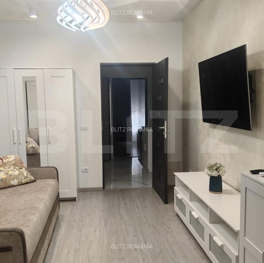 Apartament 3 camere, 55mp, zona Podul de Fier - 1