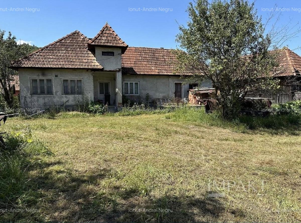 Teren cu casa veche in centrul localiatii Valea Draganului! - 1