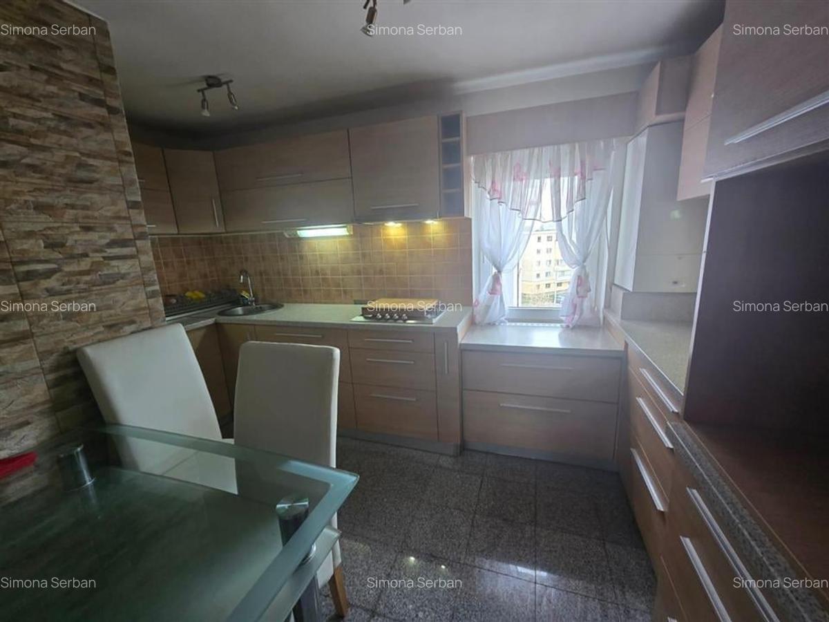 Apartament cu 3 camere decomandat, mobilat în Central - 8