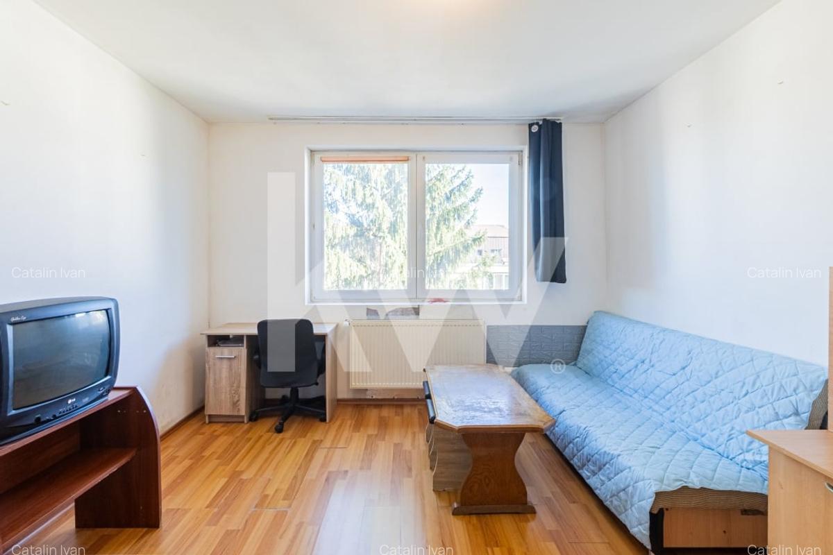 Apartament spatios, scara interioara, doua bai, in zona Faget - 2