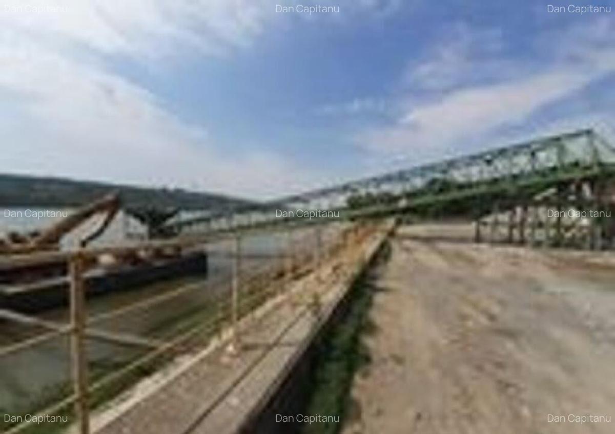 Oltenita - teren pe malul Dunarii cu chei betonat - 2