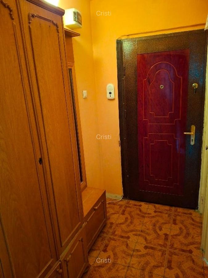 Apartament de vânzare - 3
