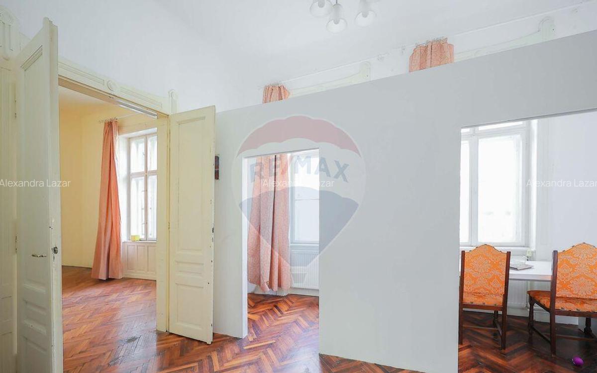 Casa de Vanzare cu 4 camere, Ultracentral - Cuza Voda - 7