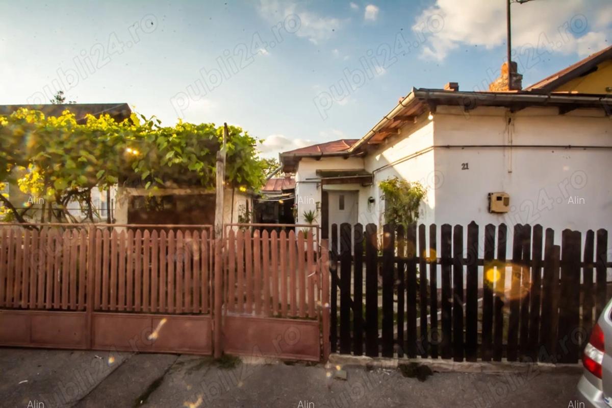 Casa cu teren de vanzare - 1