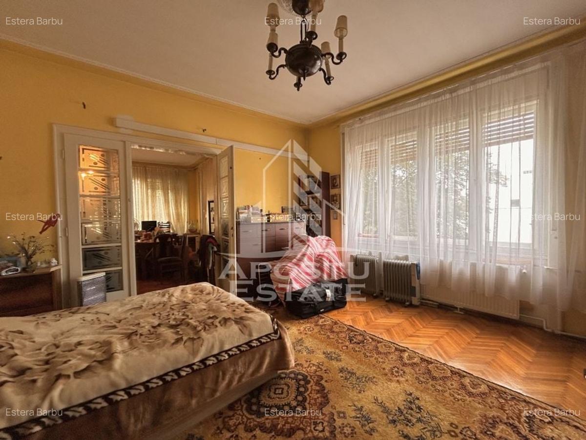 Apartament 3 camere spatios, in zona Ultracentrala cu garaj - 1