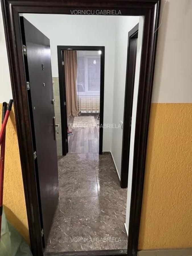 Garsonieră decomandată, mobilată în Metalurgie - 4