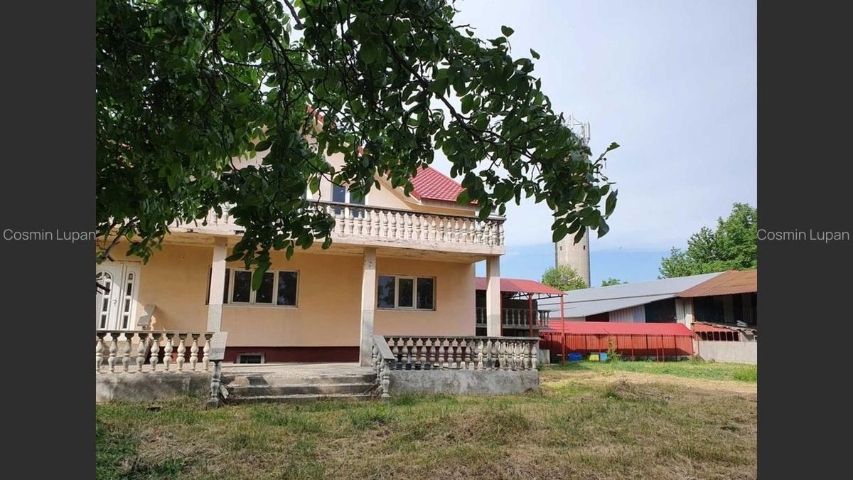 Casă de vânzare, 4 Camere, 470 mp, Horia - 2