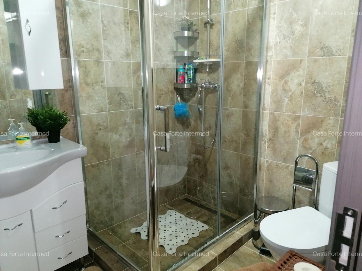 Casa de inchiriat Bulevardul Mamaia zona Delfinariu  900 euro - 12