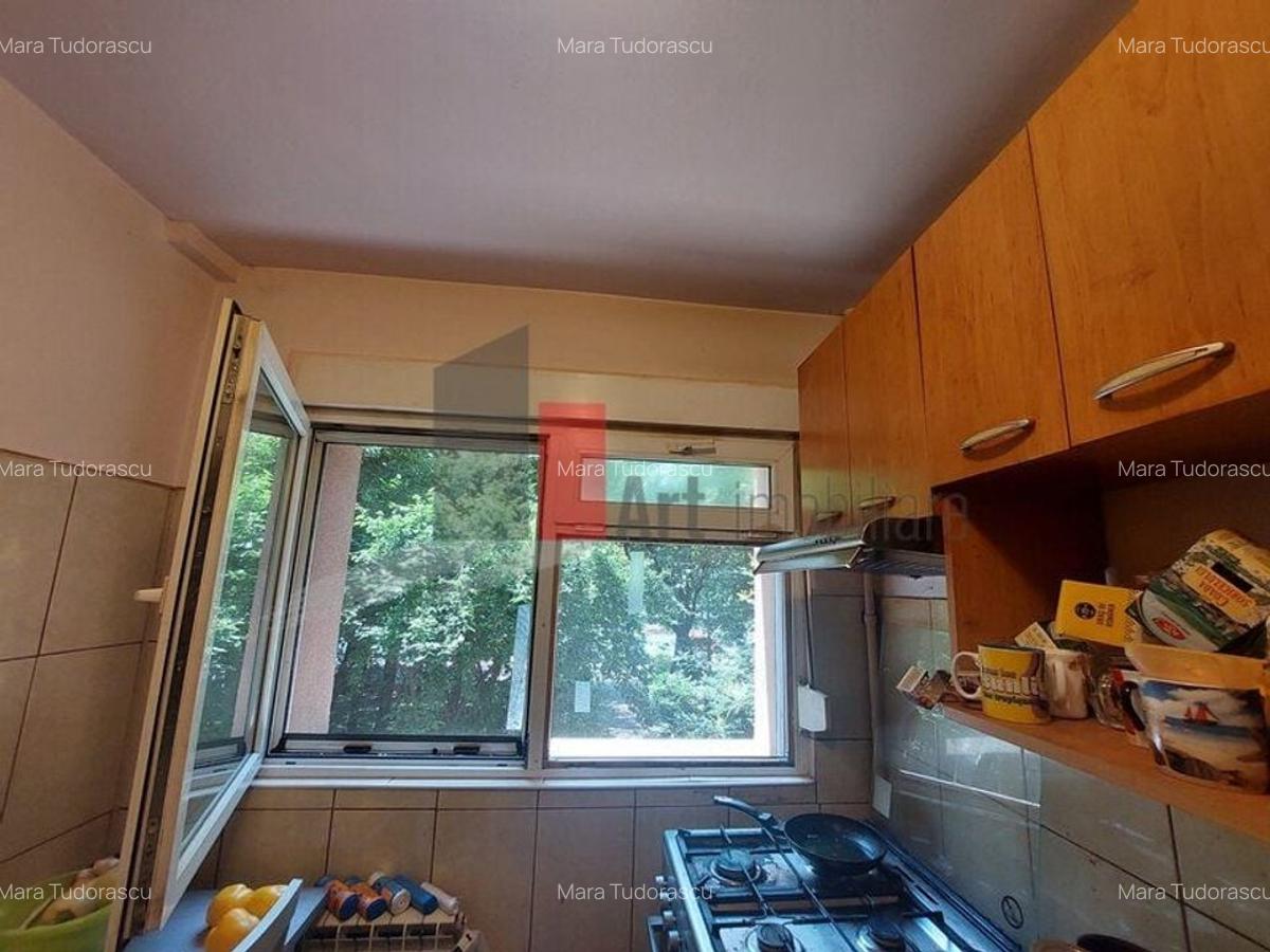 Vânzare apartament semidecomandat 2 camere Bd. Obregia - 4