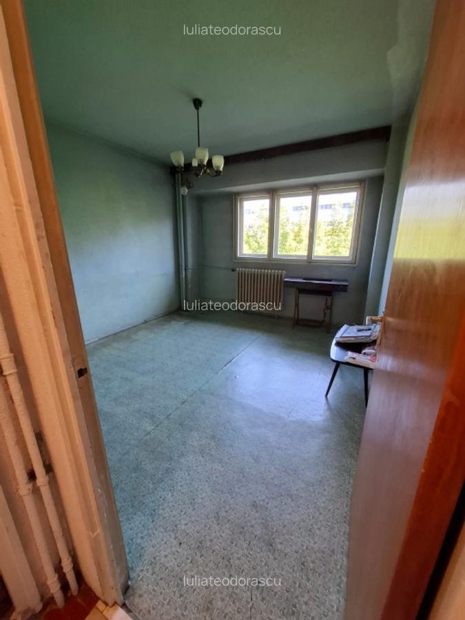 Vând apartament 3camere Drumul Taberei,strada Brasov - 7