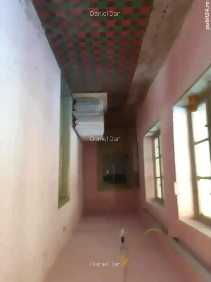 Casa la tara cu teren arabil - 3