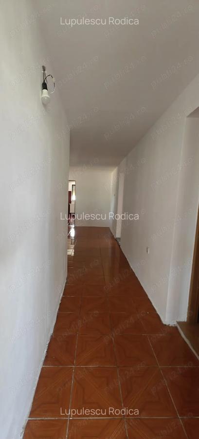 Casa de Vanzare - 10 Casa de Vanzare - 10