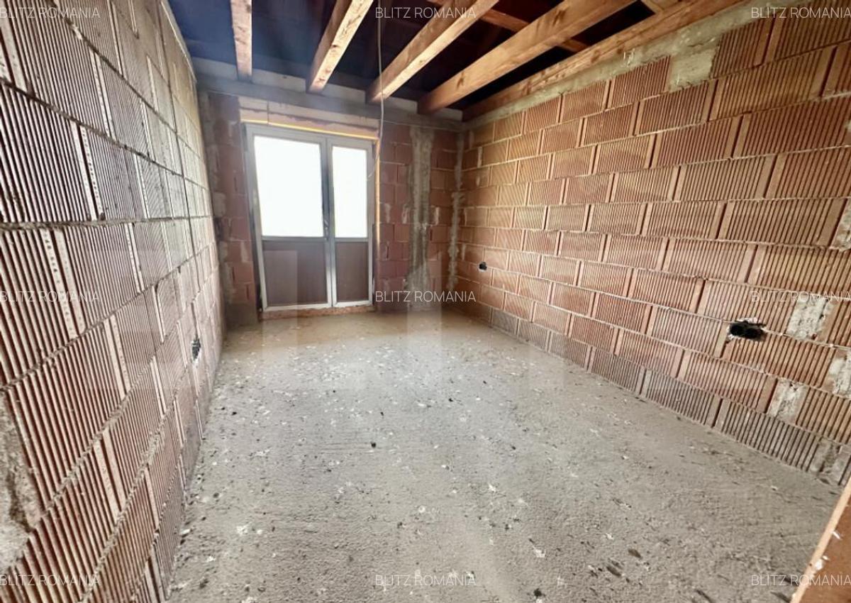 Casa spatioasa cu 5 camere,interior la rosu,423 mp teren,Mic - 8
