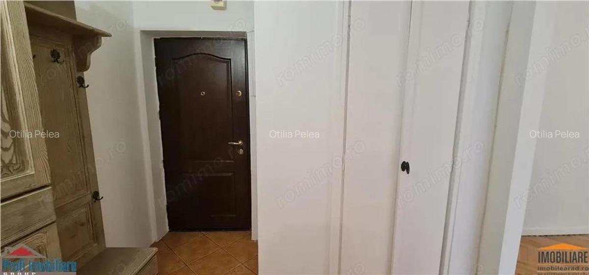 Apartament 2 camere et.1 pe B-dul Revolutiei, zona Banca ING Podgoria - 6