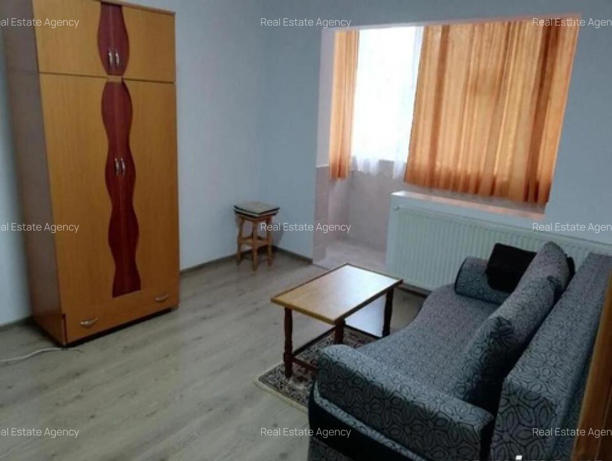 1 camera in zona Dacia - 1