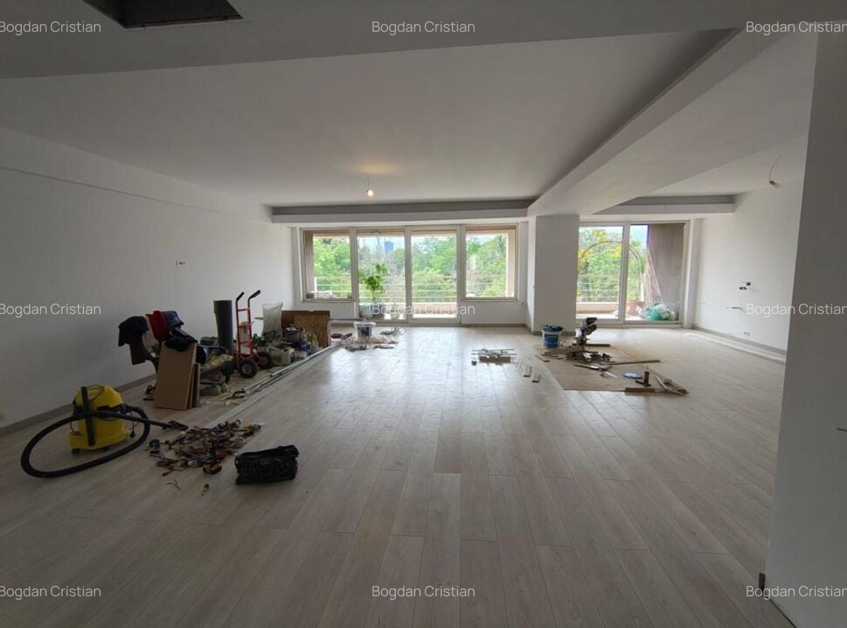 Apartament cu 4 camere decomandat în Herăstrău - 3
