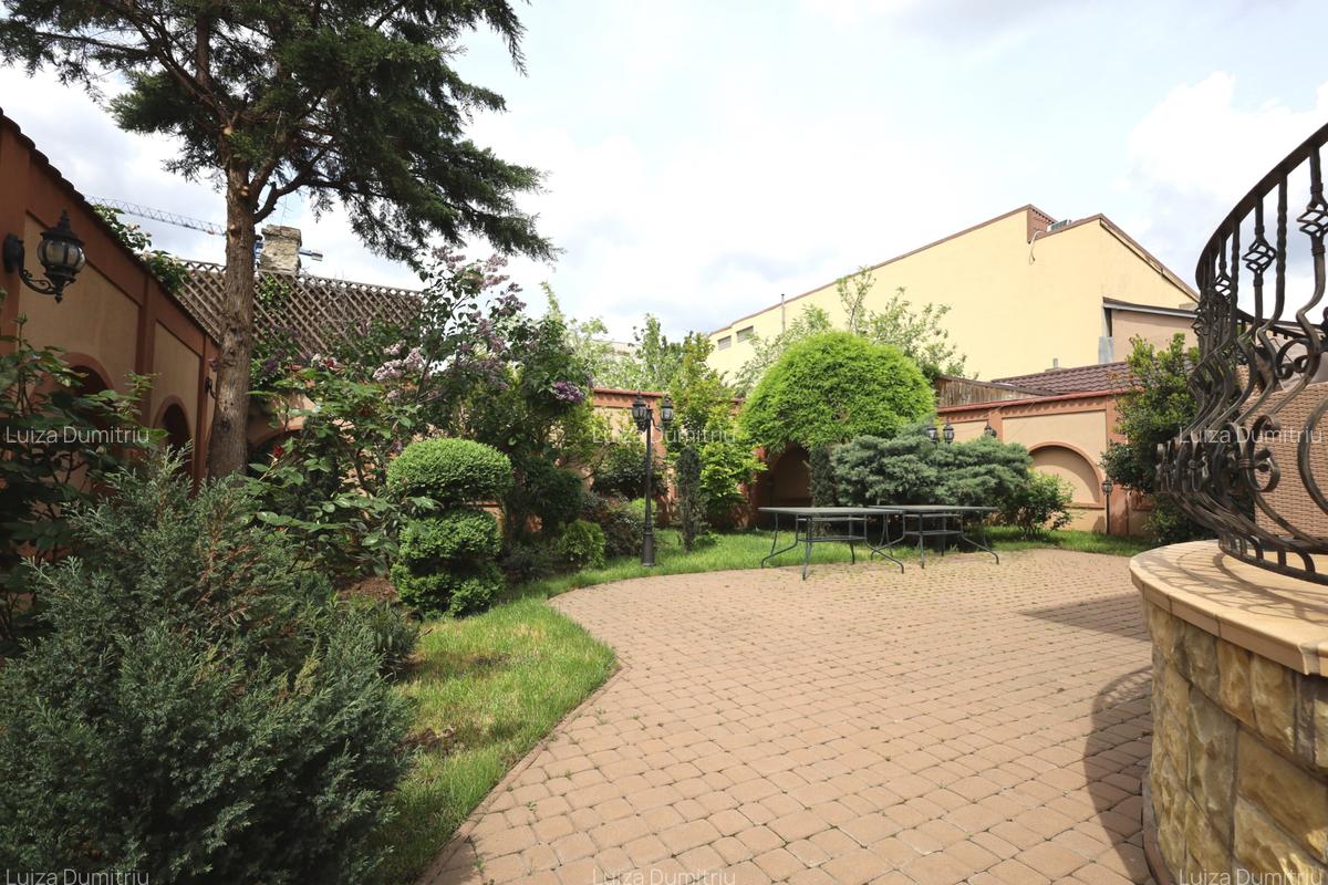 Parcul Carol, vilă impresionantă 700 mp și teren de 720 mp, Metrou 8 minute - 18