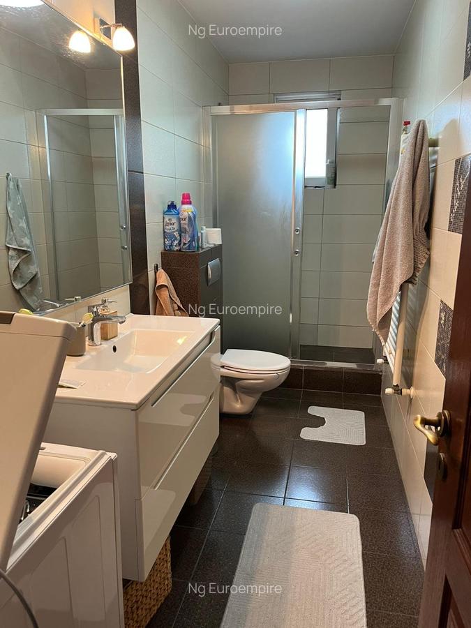 Casa de inchiriat cu 4 camere, zona INEL II - 11