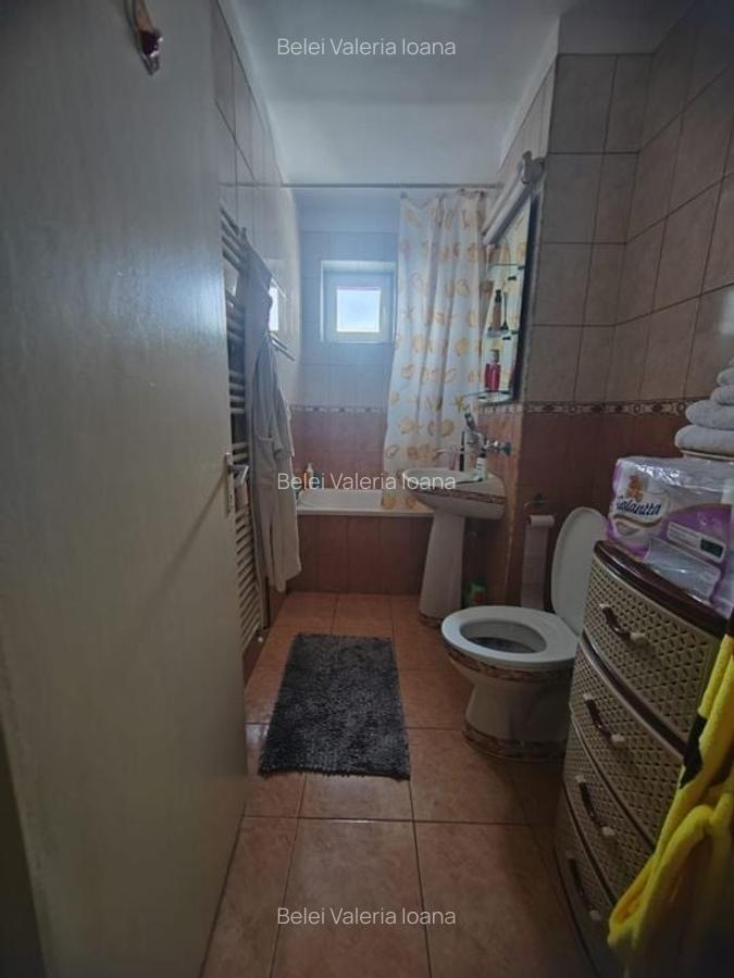 3 camere - zona Han - etaj 3/4 - decomandat - 63 mp - balcon - 7